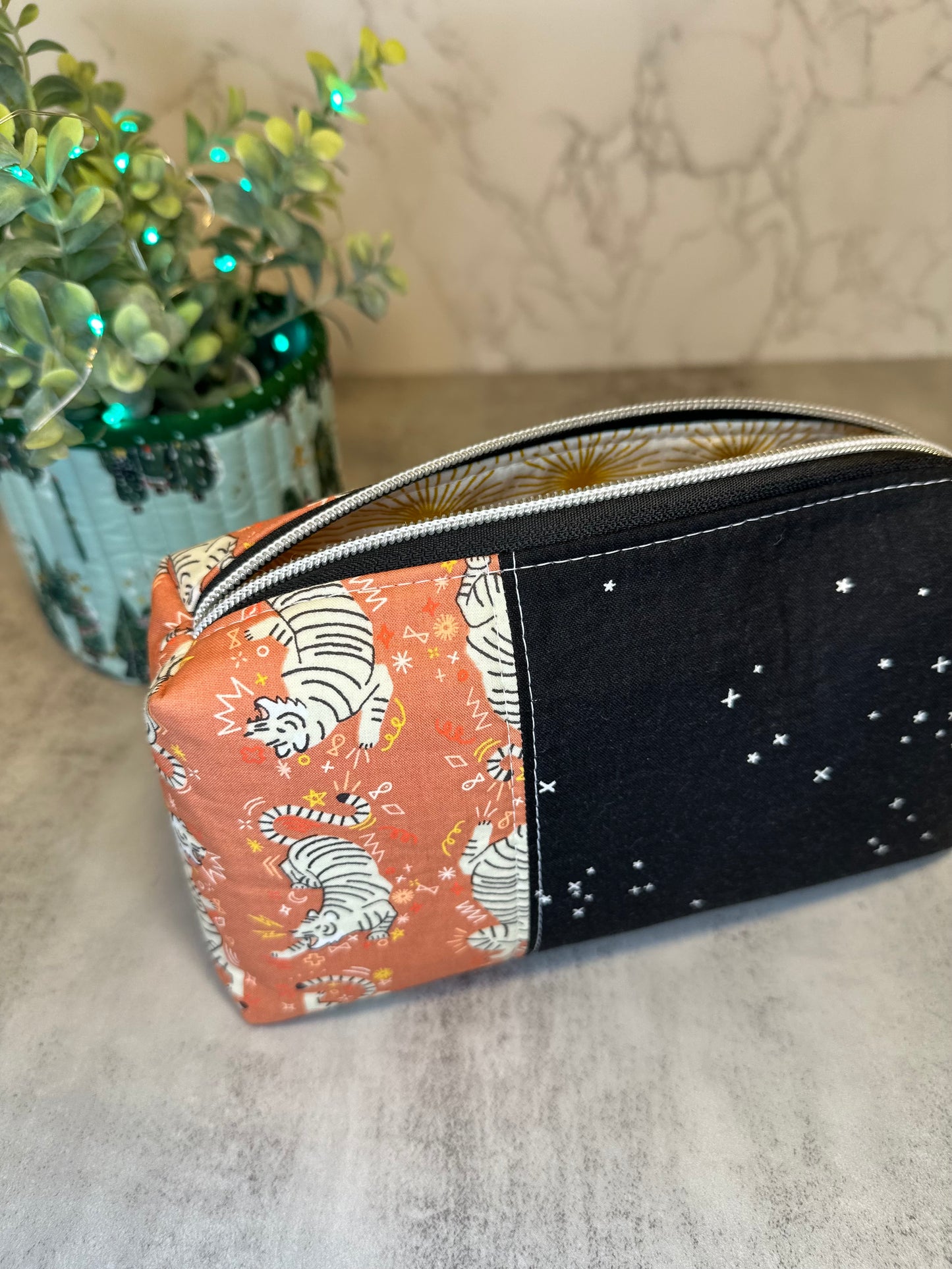 Boxy Pouch - Tigers