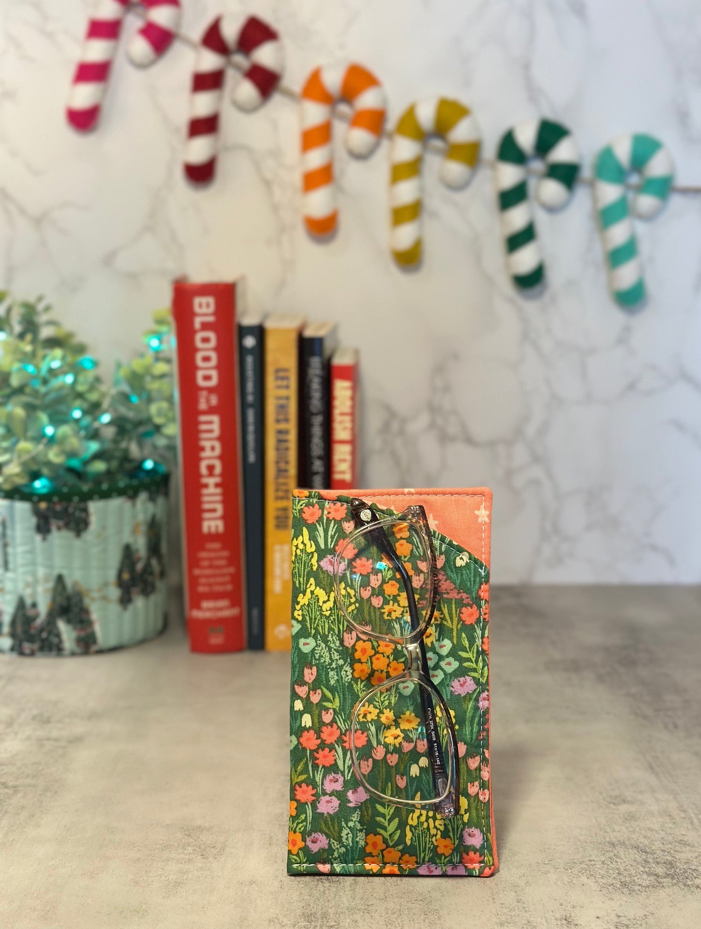 eyeglass case - flower field