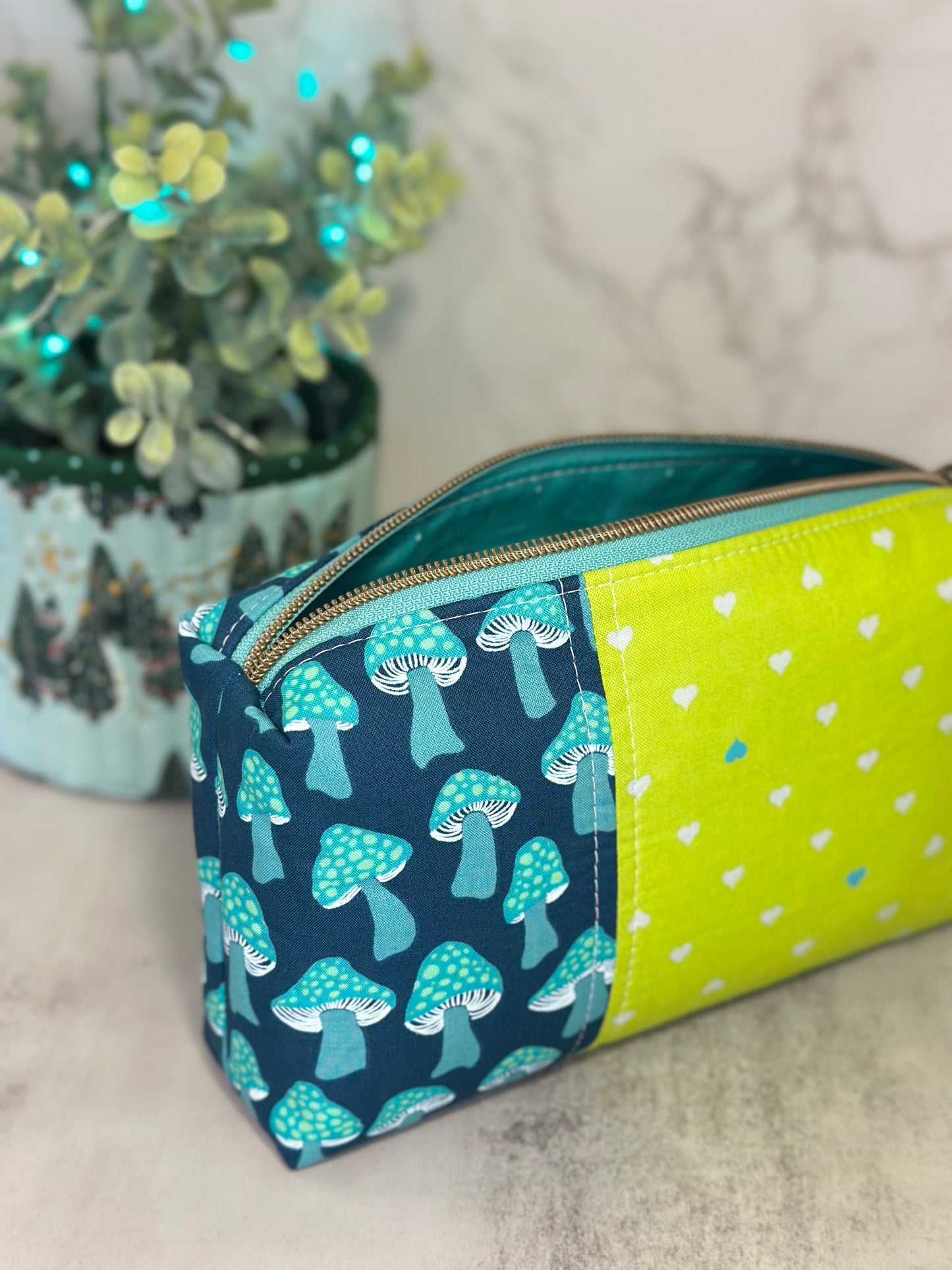 Boxy Pouch - Mushrooms