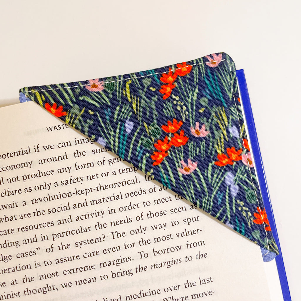 fabric corner bookmark - flower field