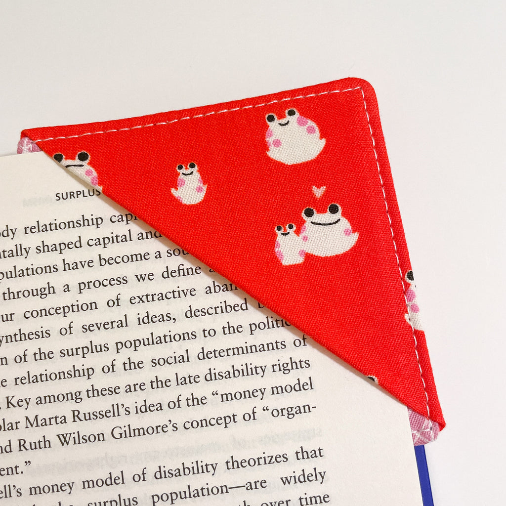 fabric corner bookmark - happy frogs
