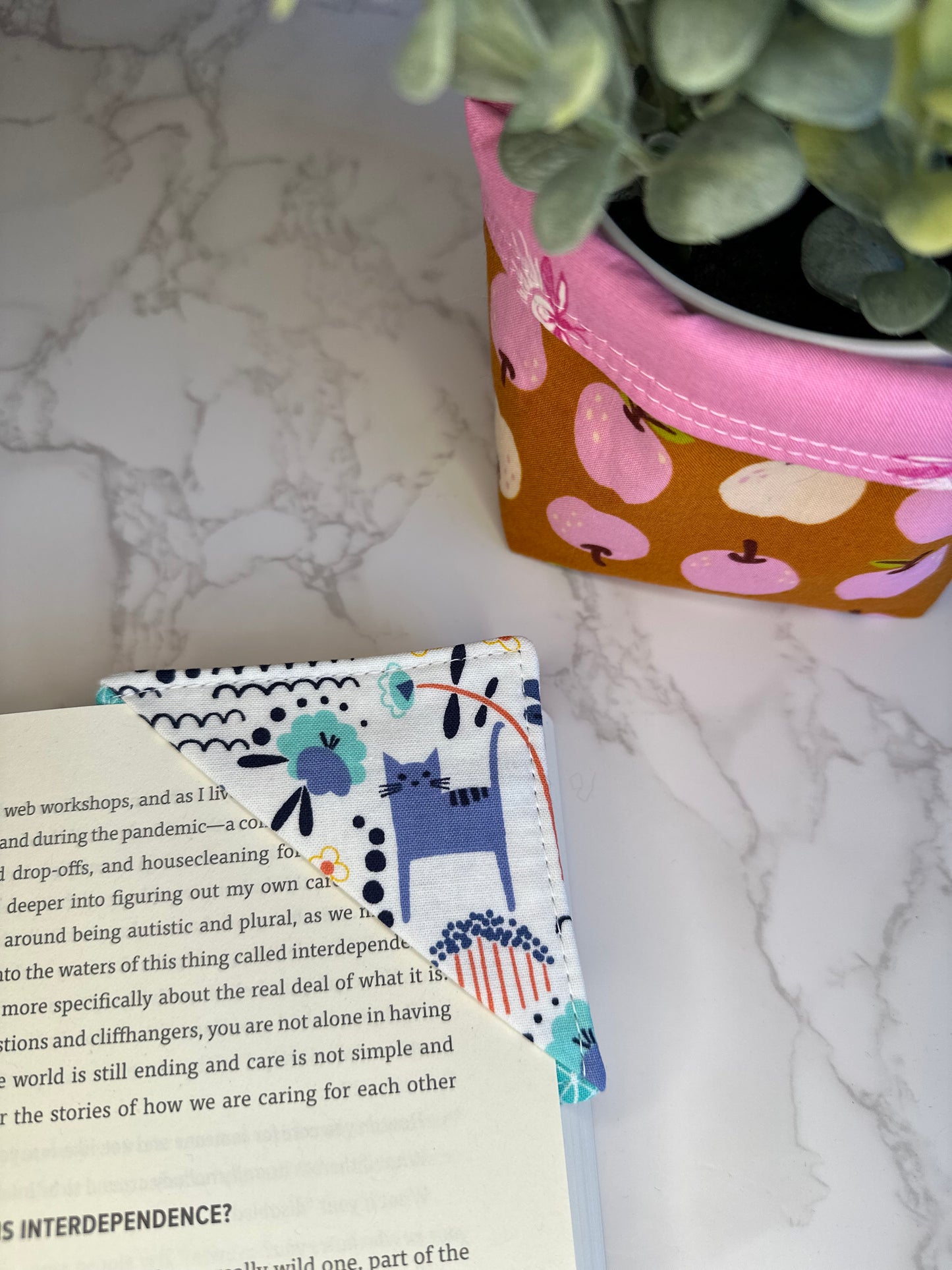 fabric corner bookmark - blue cat