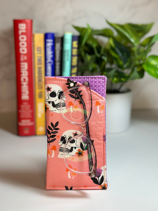 eyeglass case - skulls