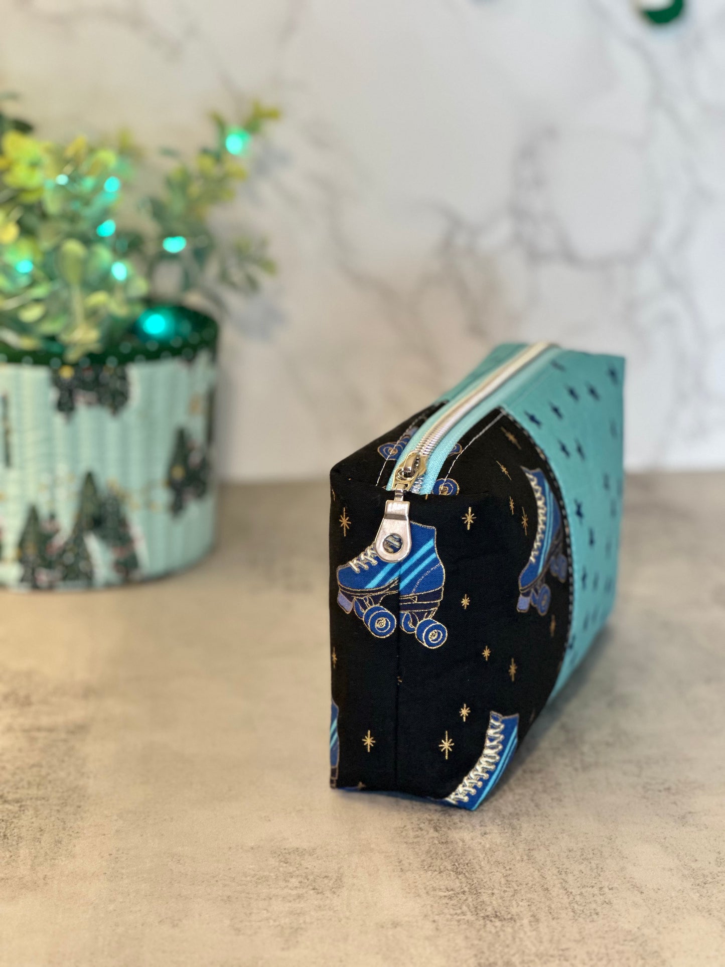 Boxy Pouch - Rollerskates