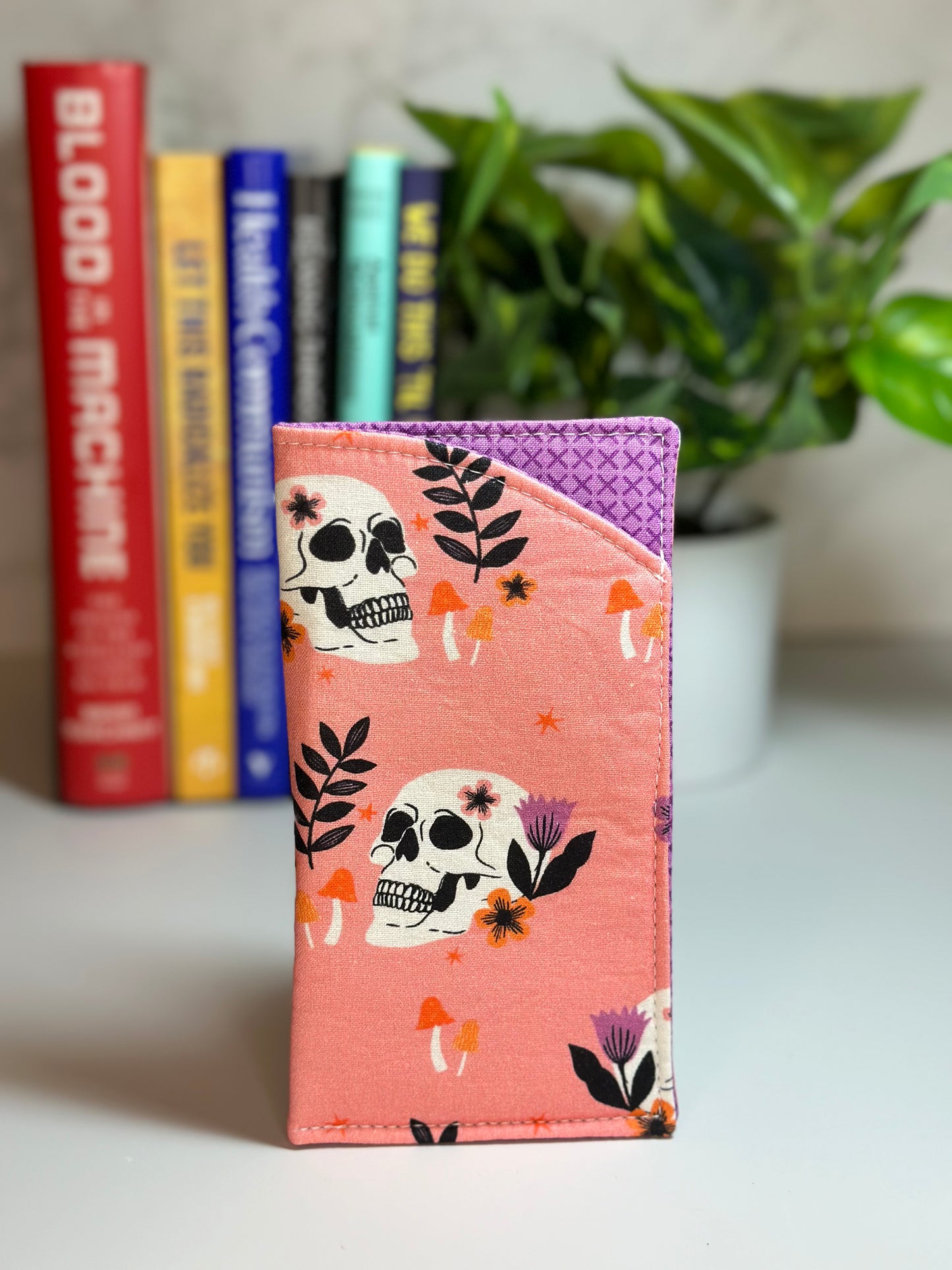 eyeglass case - skulls