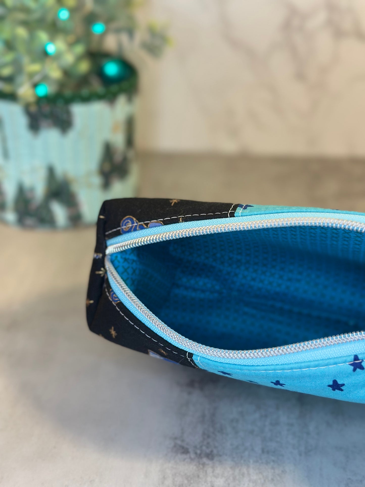 Boxy Pouch - Rollerskates