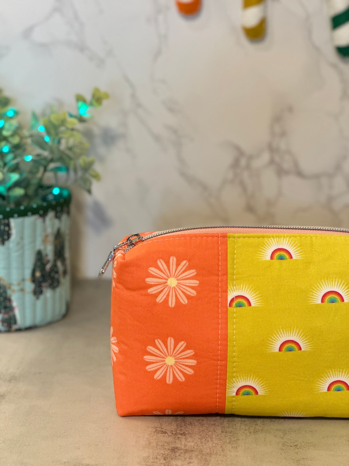Boxy Pouch - Daisies