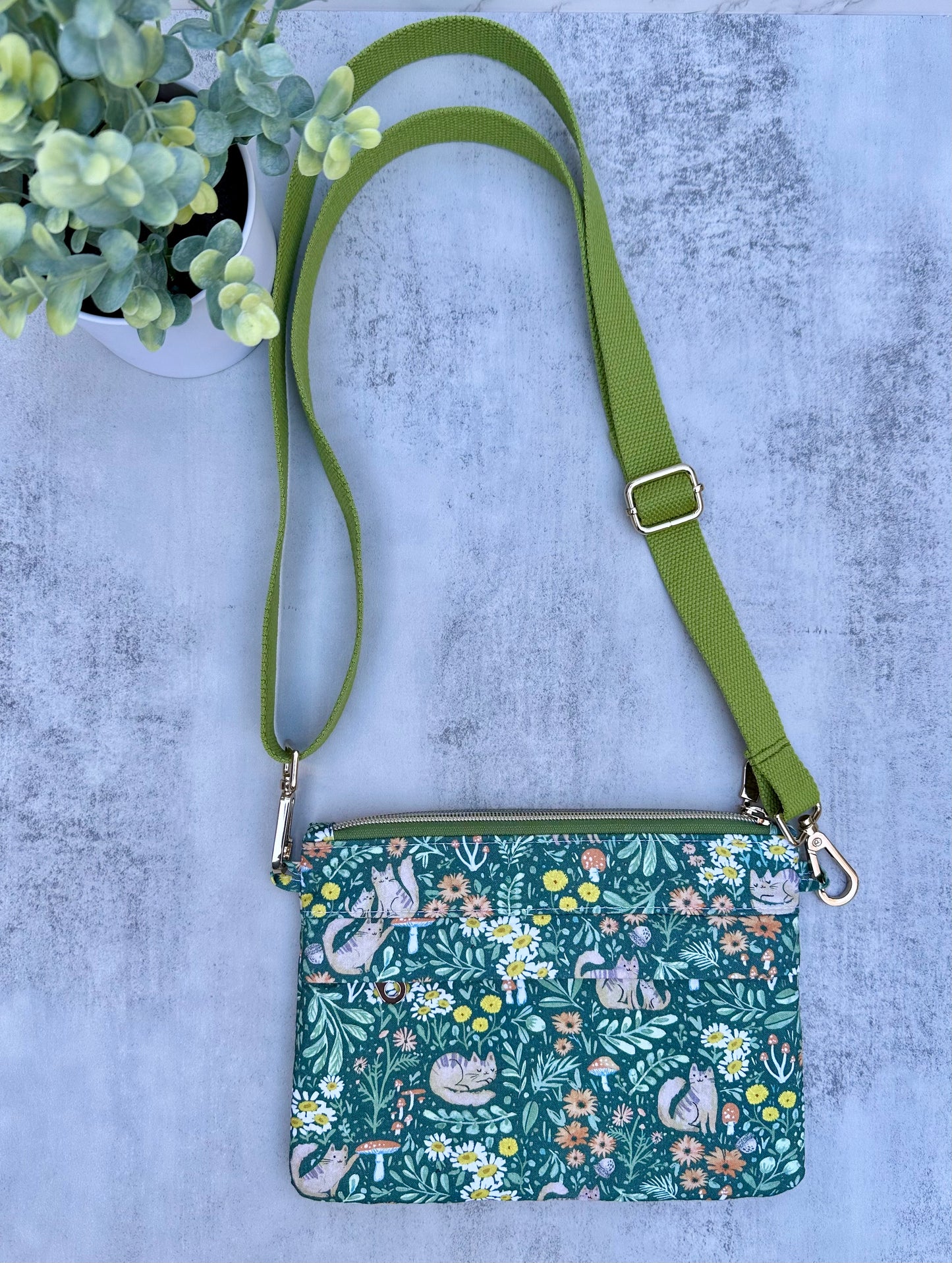 Ainsley Crossbody Bag