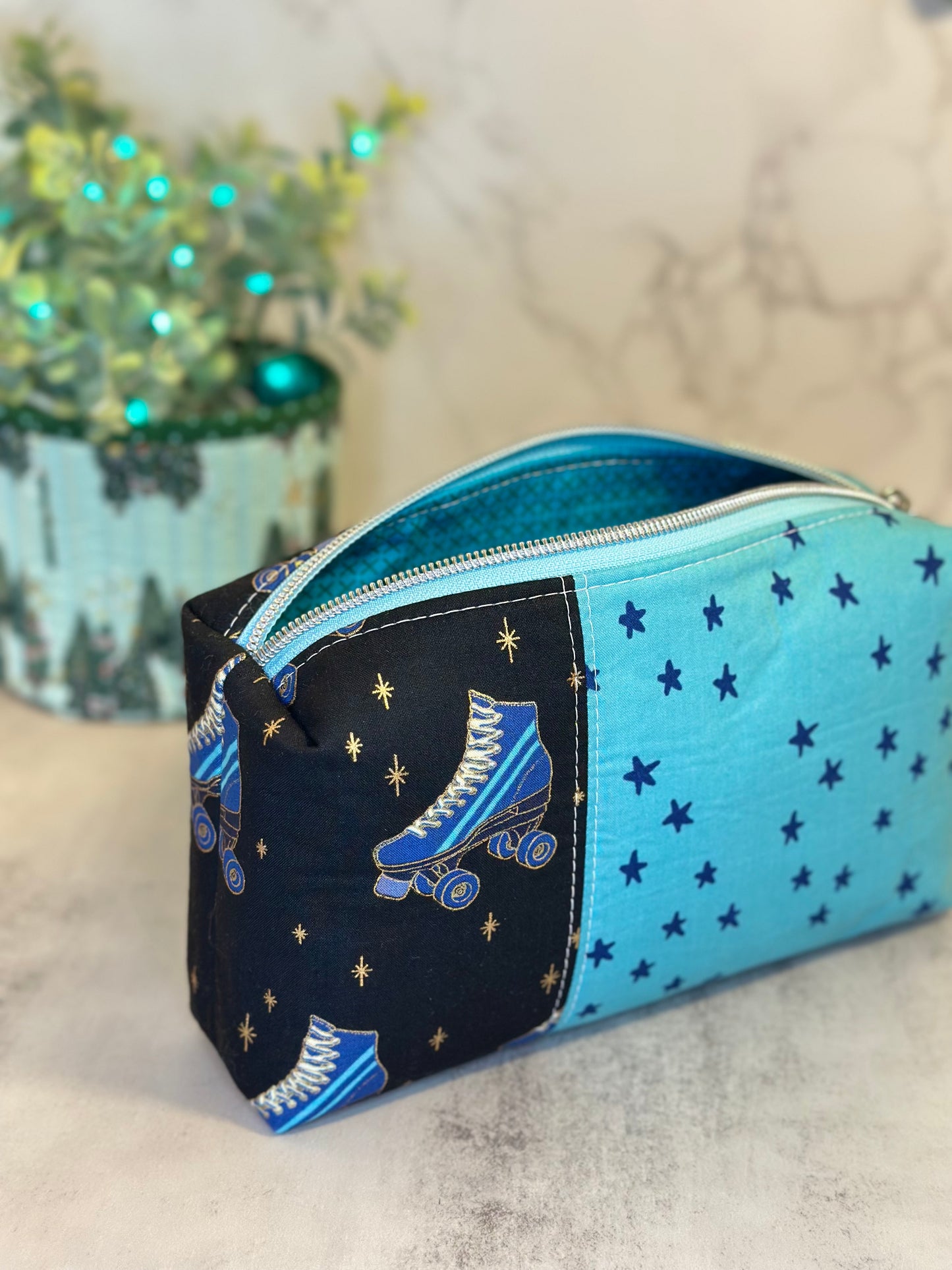 Boxy Pouch - Rollerskates