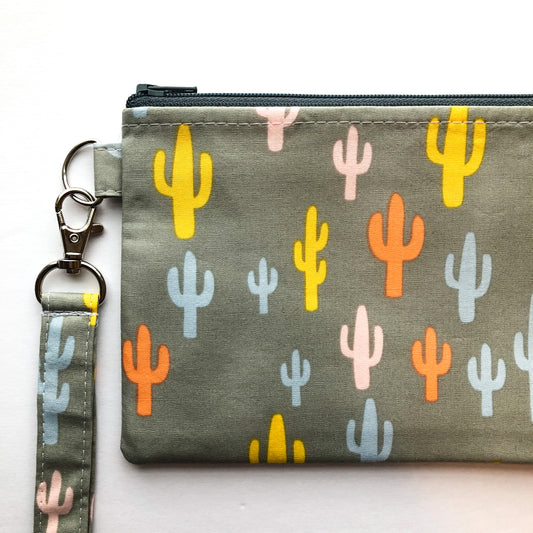 Essential Wristlet - Cacti