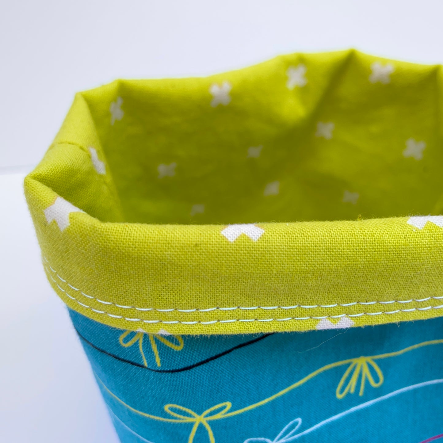 Small fabric basket / plant cozy - Bows