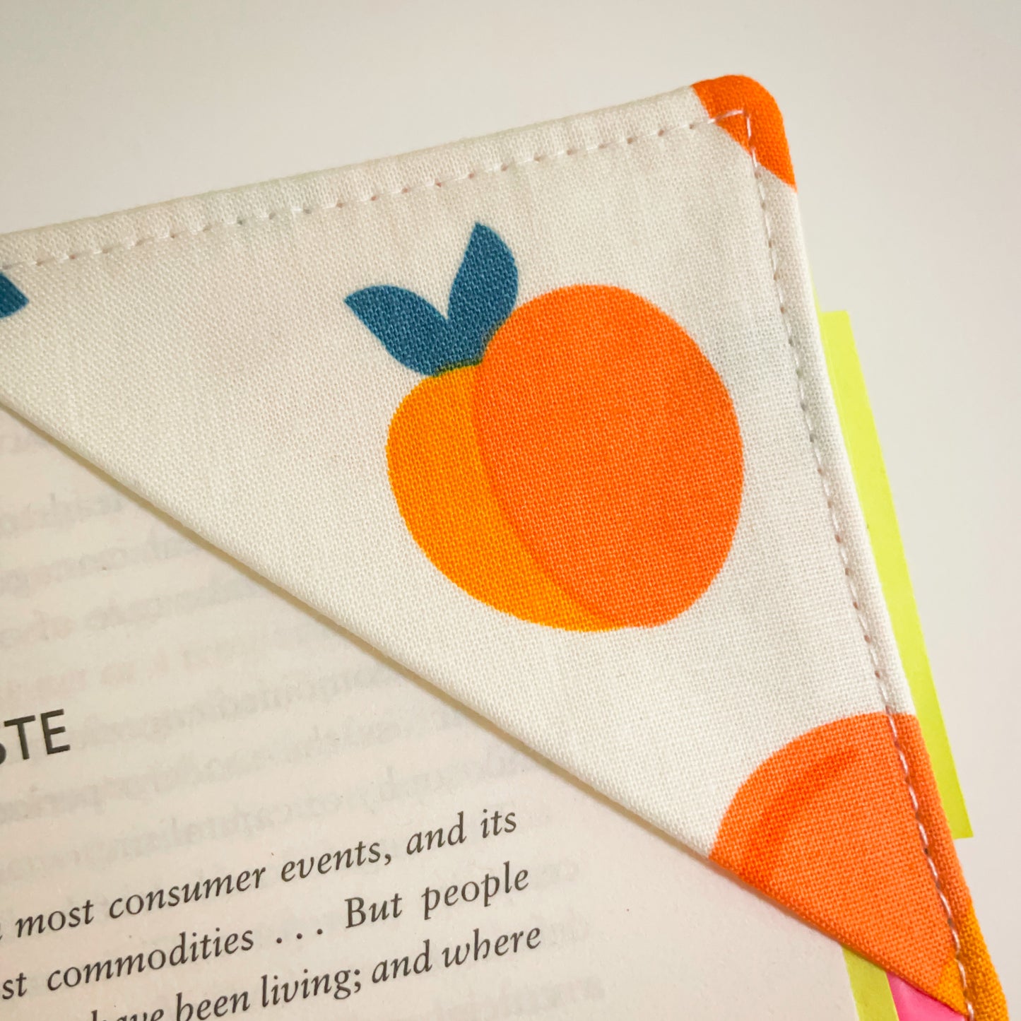 fabric corner bookmark - peaches