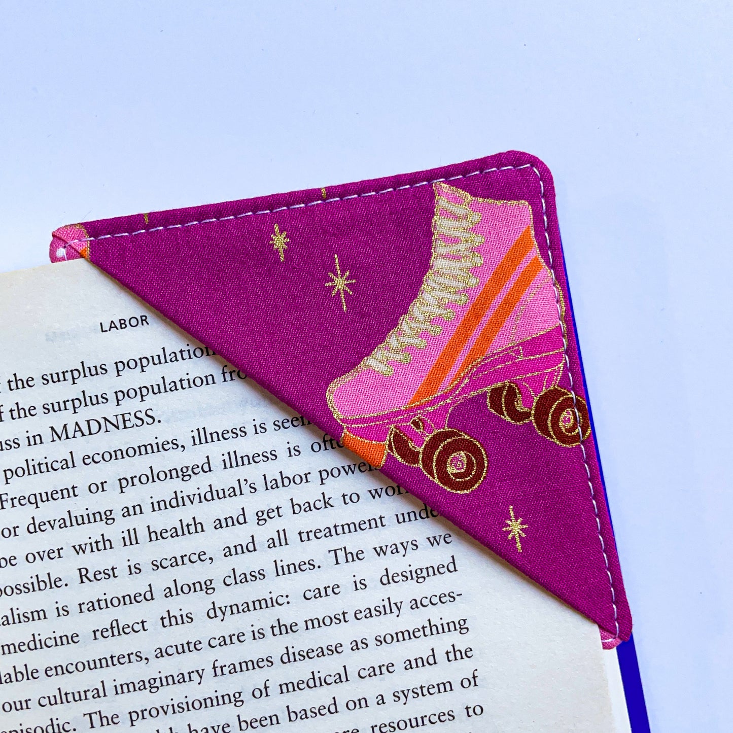 fabric corner bookmark - pink roller skate